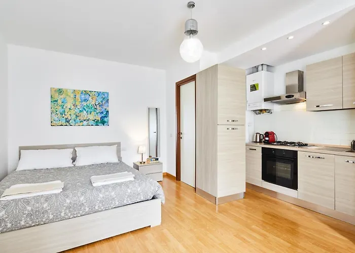 Apartament House Naviglio Grande 15 Minutes To Duomo Mediolan